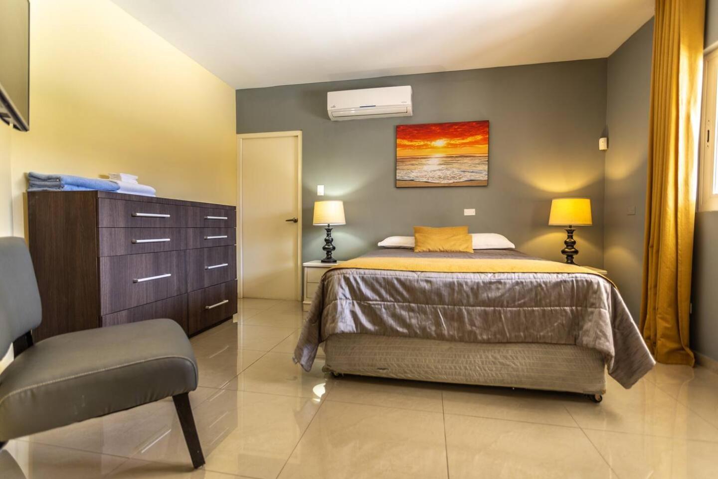 Juanedu Suites Oranjestad Esterno foto