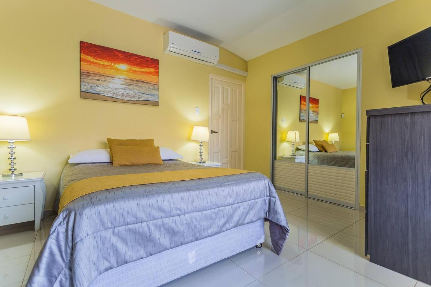 Juanedu Suites Oranjestad Esterno foto