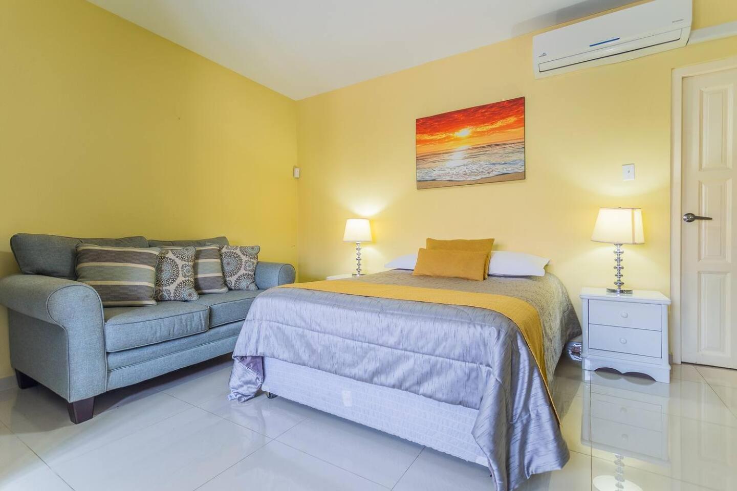 Juanedu Suites Oranjestad Esterno foto