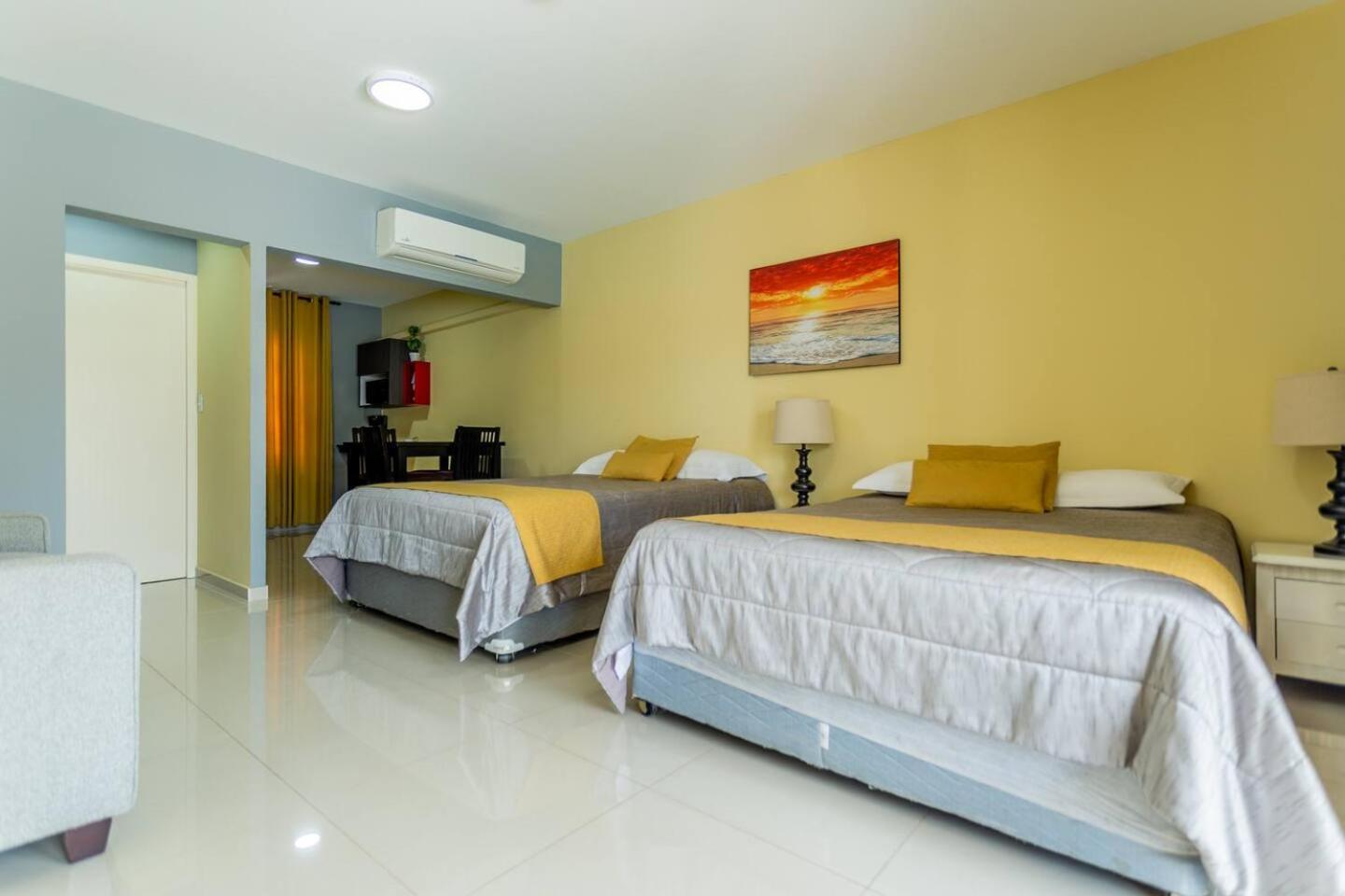 Juanedu Suites Oranjestad Esterno foto