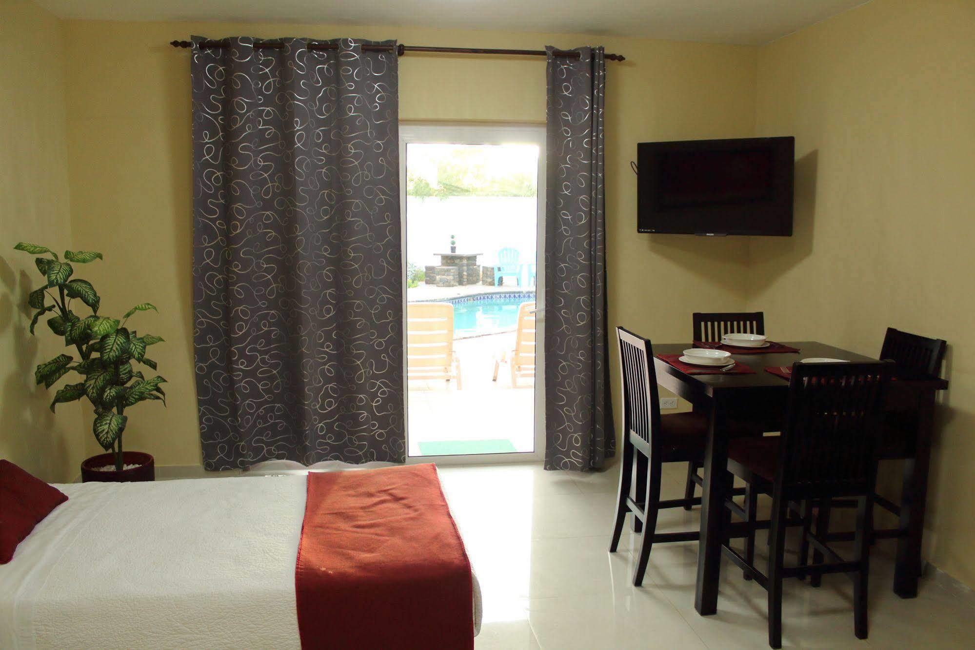 Juanedu Suites Oranjestad Esterno foto